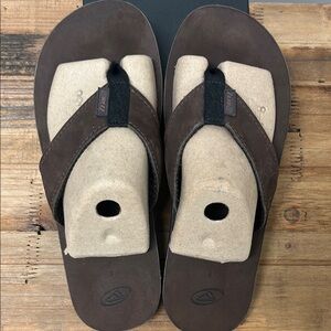 New Reef Brown and Black Suede Flip-Flops with Cushioned Sole